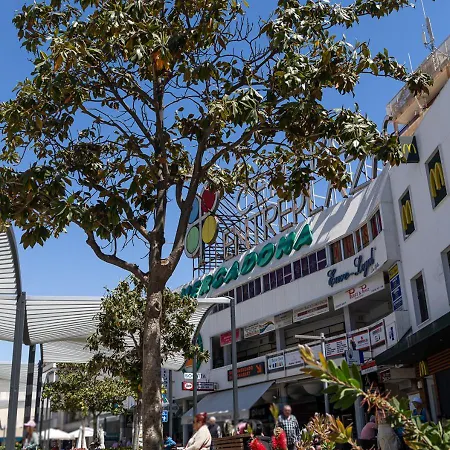 Appartamento Centro Wifi Terraza Parking Ascensor A La Playa A 5 Min