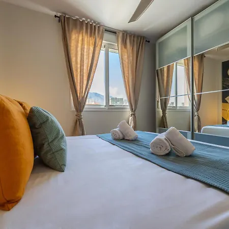 Apartamento Centro Wifi Terraza Parking Ascensor A La Playa A 5 Min Torremolinos